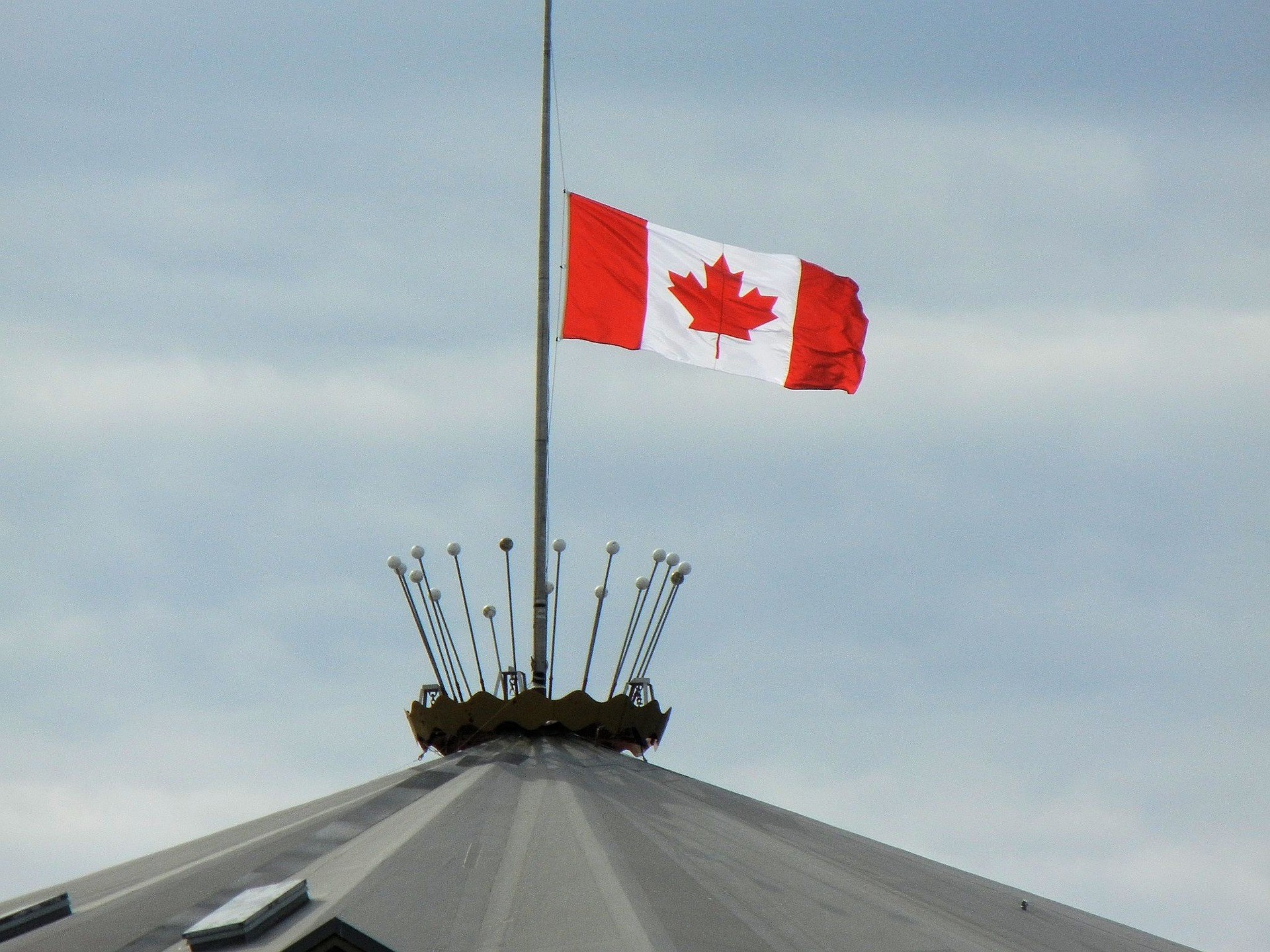 canadian-flag-505722_1920.jpg