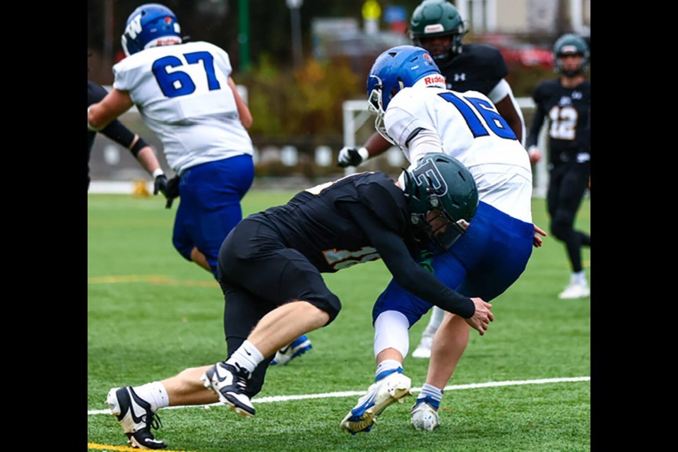 An Argyle Pipers player wraps up a runner during a recent playoff victory.