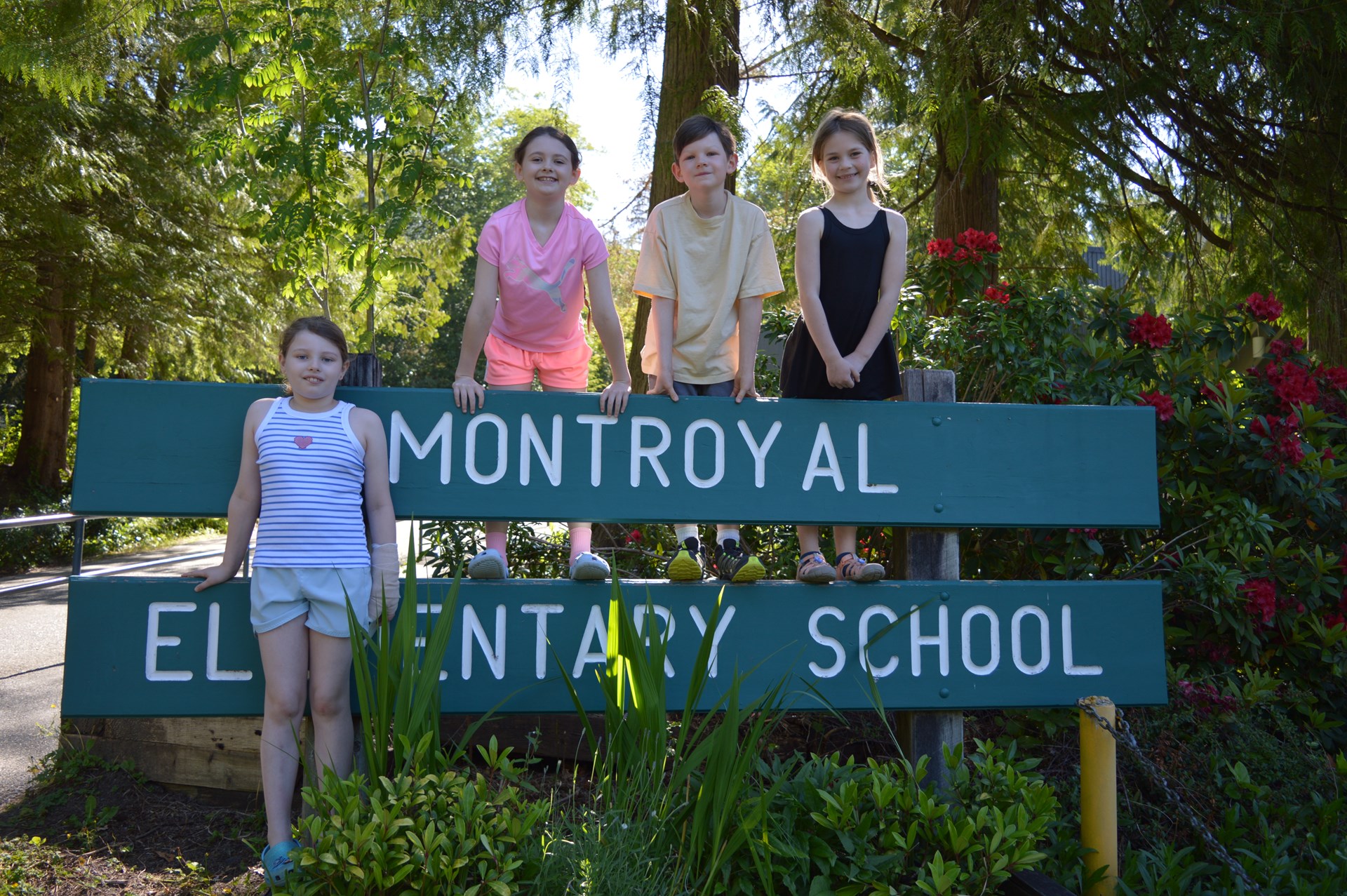 Montroyal Elementary.JPG